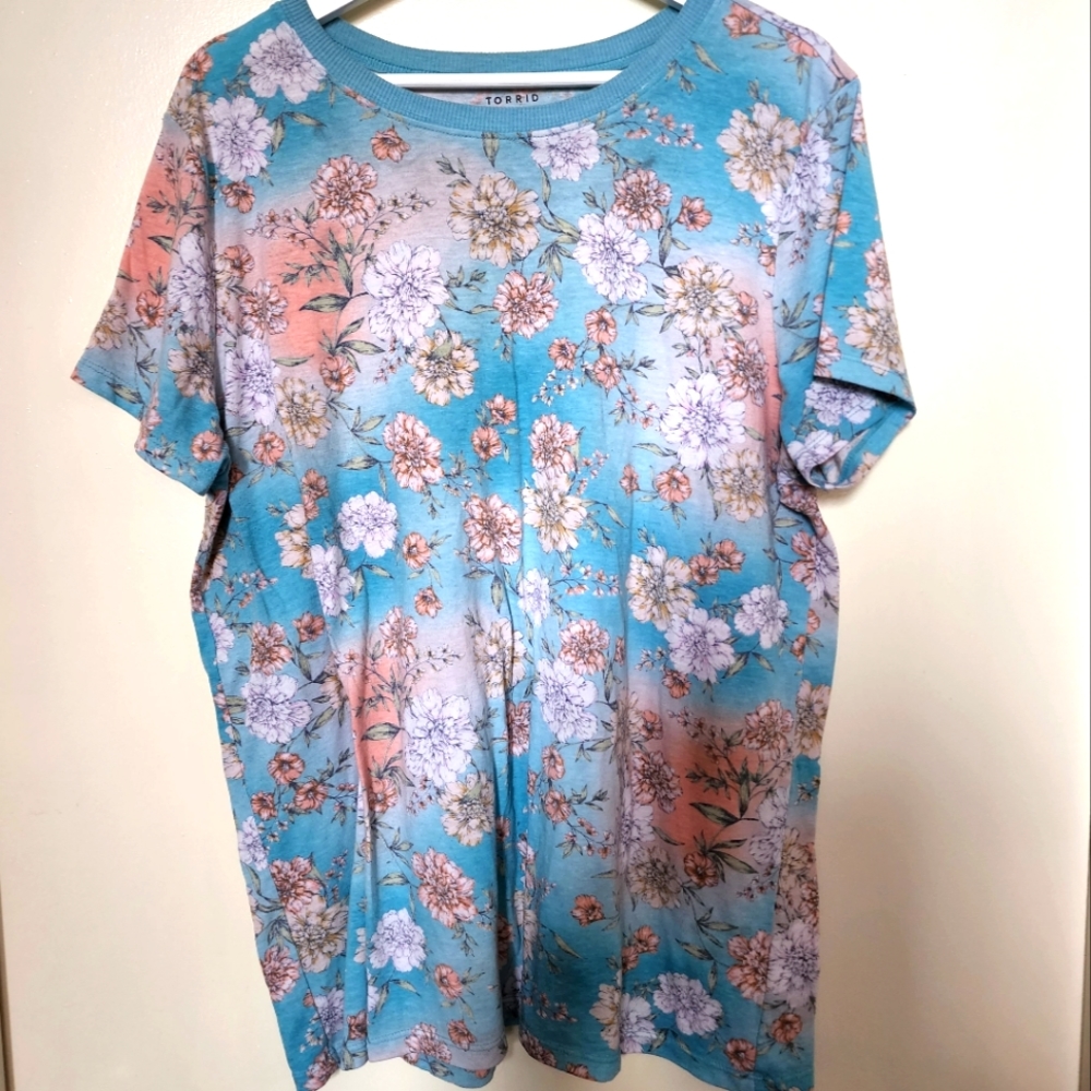Torrid, Size 2, Classic Fit Tee